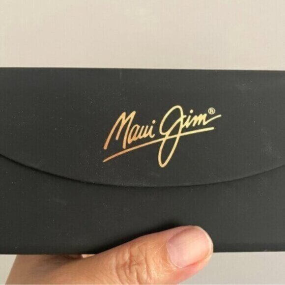 Maui Jim Black Triangular Glasses Hard Case w/ Cloth - folds down! - Picture 2 of 6